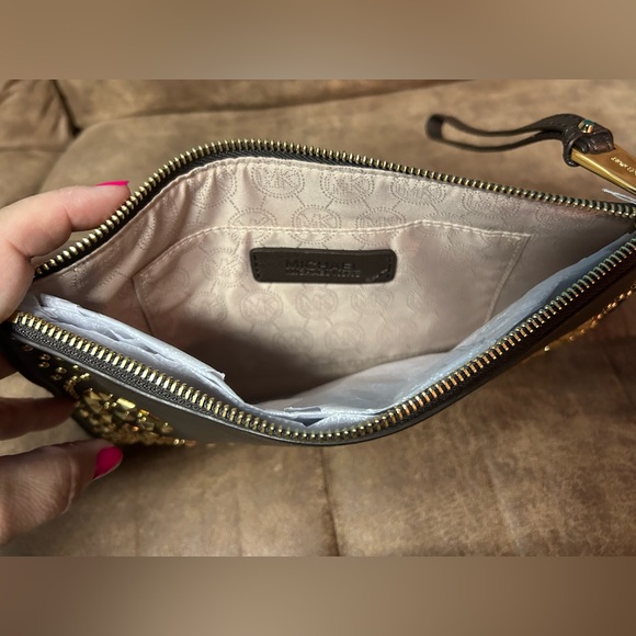 Michael Kors Rhea Large Wristlet/Clutch NWT - Picture 9 of 11